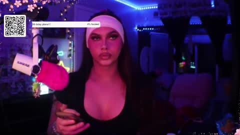 Snapshot of itsnickibabyy chatting on 11/06/25, 01:39 Nicki Foxx online show from 11/06/25, 01:39