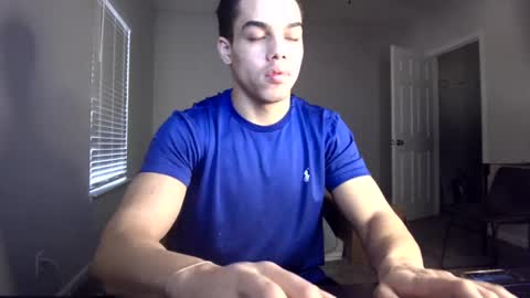 Snapshot of itstarzan chatting on 12/11/24, 09:01 TARZAN online show from 12/11/24, 09:01