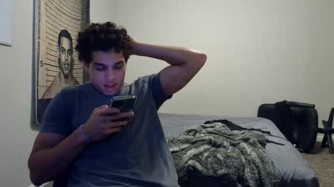 Snapshot of itstarzan chatting on 10/27/25, 10:25 TARZAN online show from 10/27/25, 10:25