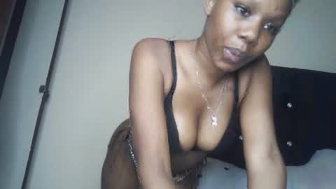 Snapshot of itsvirggy chatting on 11/15/25, 11:32 itsvirggy online show from 11/15/25, 11:32