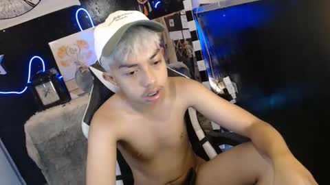 Snapshot of itsyourcummerboy_xx chatting on 05/21/26, 02:29 Kyle online show from 05/21/26, 02:29
