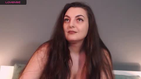 Snapshot of itsyourlady chatting on 02/06/26, 07:56 Melissa Khaan online show from 02/06/26, 07:56