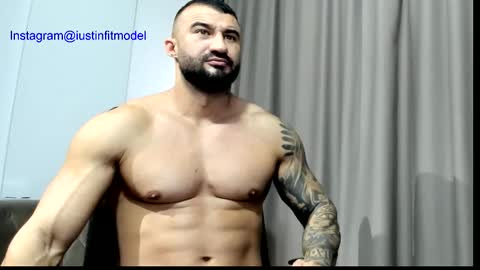 iustinmucle95 online show from 12/01/25, 10:31