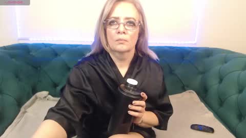 ivanacharm online show from 02/16/25, 10:43