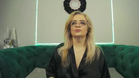 ivanacharm online show from 12/15/25, 04:50