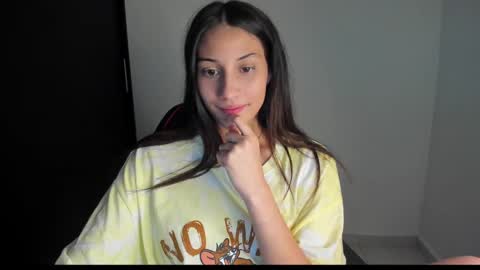 Snapshot of ivanna_essis chatting on 01/05/25, 04:36 ivanna_essis online show from 01/05/25, 04:36