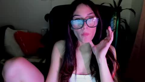 Snapshot of ivanna_essis chatting on 10/22/25, 02:23 ivanna_essis online show from 10/22/25, 02:23