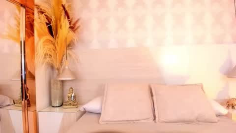 Ivannaanggel online show from 10/23/25, 12:37