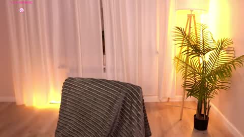 Snapshot of ivi_ca chatting on 07/28/26, 04:39 Ivica online show from 07/28/26, 04:39
