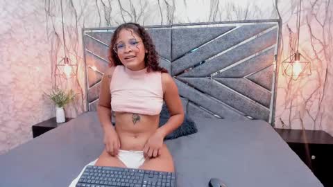 Ivis  online show from 02/16/25, 02:43