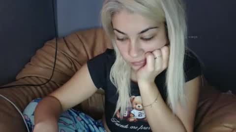 RosseEssor online show from 10/28/25, 05:11