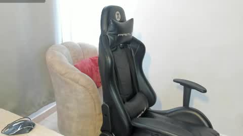 ivone_ashar online show from 04/26/26, 04:37