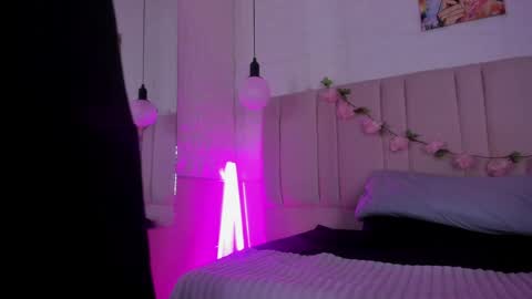ivonne_valencia online show from 05/05/26, 02:36