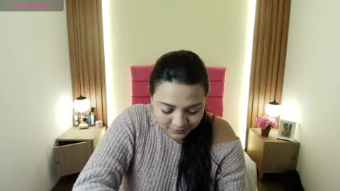 I V O N N E R O S S online show from 04/06/26, 11:55