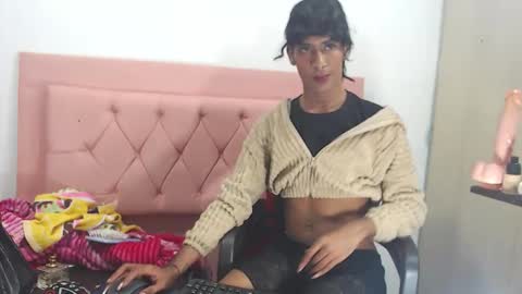 ivonneth online show from 02/17/26, 12:23