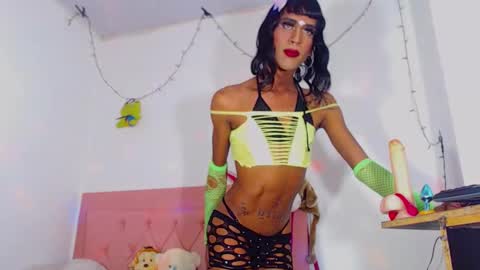 ivonneth online show from 03/25/26, 02:39