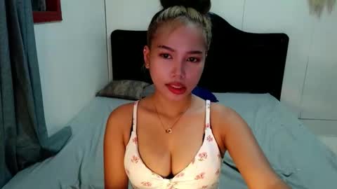 ivory_whore online show from 03/19/26, 10:08