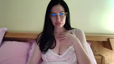 Snapshot of ivoryorchid chatting on 12/08/24, 03:02 Ivory online show from 12/08/24, 03:02