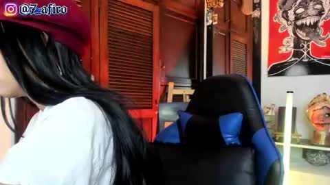 Snapshot of ivy_byte chatting on 07/22/26, 11:18 - online show from 07/22/26, 11:18