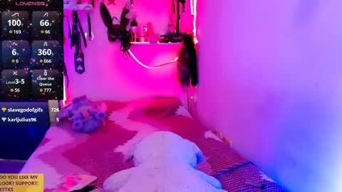 Snapshot of ivy_rosse chatting on 02/27/25, 06:42 You can find more of me here online show from 02/27/25, 06:42