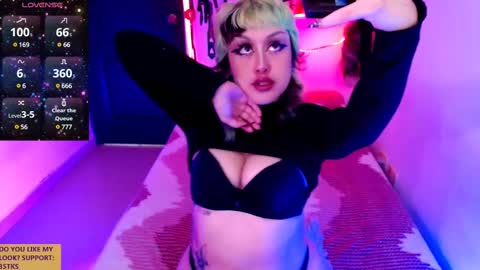 Snapshot of ivy_rosse chatting on 03/01/25, 03:49 You can find more of me here online show from 03/01/25, 03:49