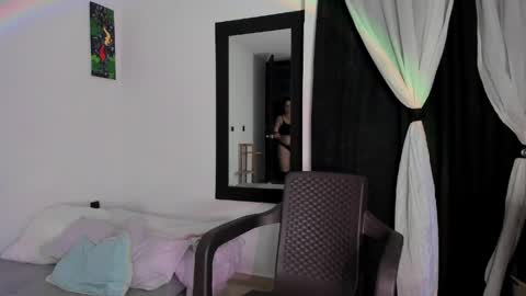 I V Y online show from 04/17/26, 02:47