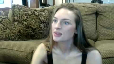 Snapshot of ivygrave chatting on 11/14/25, 04:06 ivygrave online show from 11/14/25, 04:06