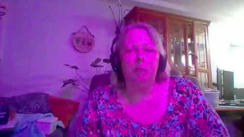 ivyjane3522 online show from 04/15/26, 11:38