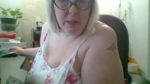 ivyjane3522 online show from 05/28/26, 01:52