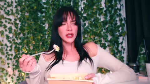 Miss Ivy online show from 12/13/24, 05:00