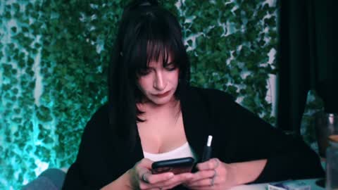 Miss Ivy online show from 12/21/24, 04:46