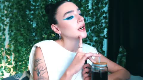 Miss Ivy online show from 12/22/24, 04:59