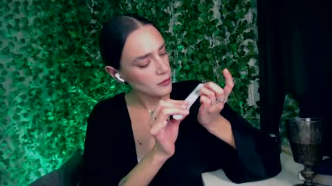 Miss Ivy online show from 12/29/24, 07:53