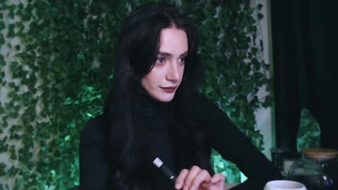 Miss Ivy online show from 01/09/25, 05:43