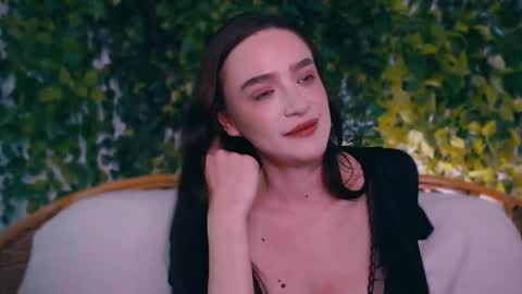 Miss Ivy online show from 11/22/25, 08:08