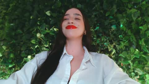 Miss Ivy online show from 04/11/26, 09:19