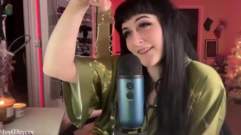 Snapshot of ivyminxxx chatting on 12/27/24, 12:39 Ivy Minxxx online show from 12/27/24, 12:39