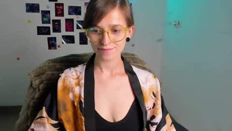 Ivy online show from 07/10/26, 01:14