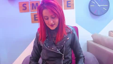 Snapshot of ivypoisson_ chatting on 12/01/25, 07:52 IvyPoisson online show from 12/01/25, 07:52