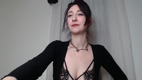 Ivy Rosie online show from 02/10/26, 03:32