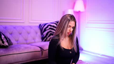 Snapshot of ivyrowa chatting on 02/08/25, 07:05 IvyRowa online show from 02/08/25, 07:05