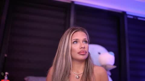 Snapshot of ivyrowa chatting on 02/23/25, 01:46 IvyRowa online show from 02/23/25, 01:46