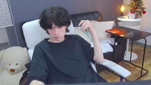 Maxim online show from 12/19/24, 12:34