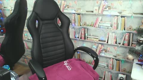 Maxim online show from 12/27/24, 05:52