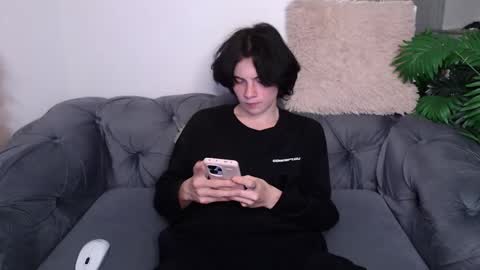 Maxim online show from 02/14/25, 07:33