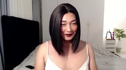 iya_hermosa online show from 12/22/25, 01:08