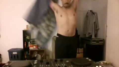 Casandro online show from 10/28/25, 01:53