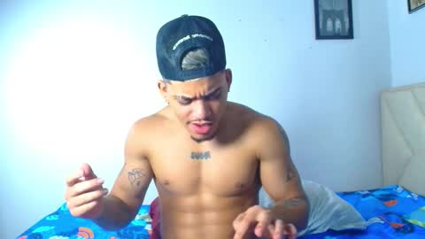 izaack online show from 12/04/25, 10:51