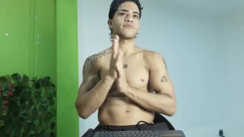 Snapshot of izaak_taylor7 chatting on 04/26/26, 03:37 izaack online show from 04/26/26, 03:37
