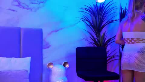 izabelle_02 online show from 03/27/26, 04:51